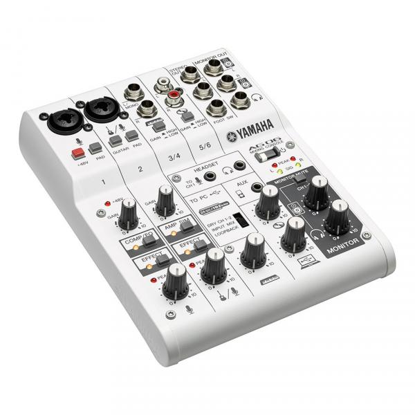 Table de mixage analogique Yamaha AG06