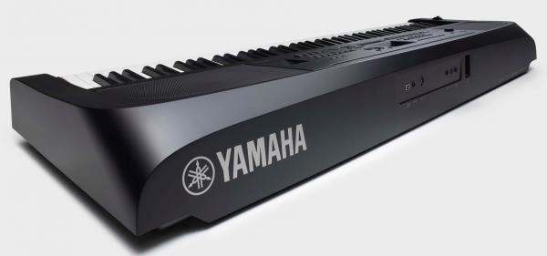 Clavier arrangeur  Yamaha DGX 670 B